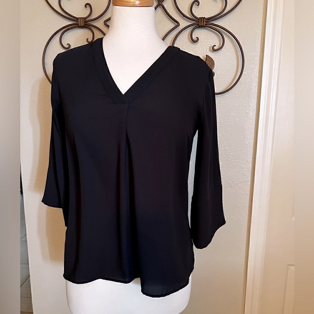 Ann Taylor xs navy v neck blouse